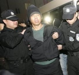 当年残忍肢解10人,绞成肉馅的连环抢劫碎尸案