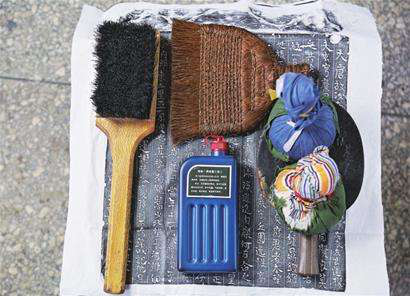 《太庙国学讲坛》专题片拍摄幕后道具。