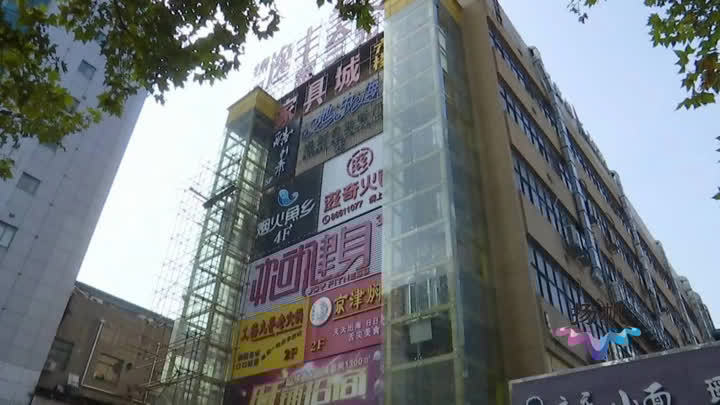 低价办理终身卡后知名健身会所突然关门,近百