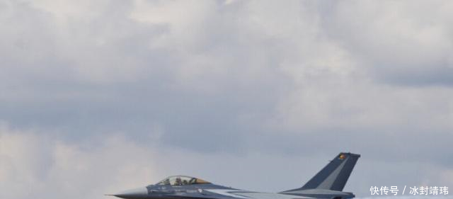 万里,俄出动两架轰炸机,给这国送上强援,F16一