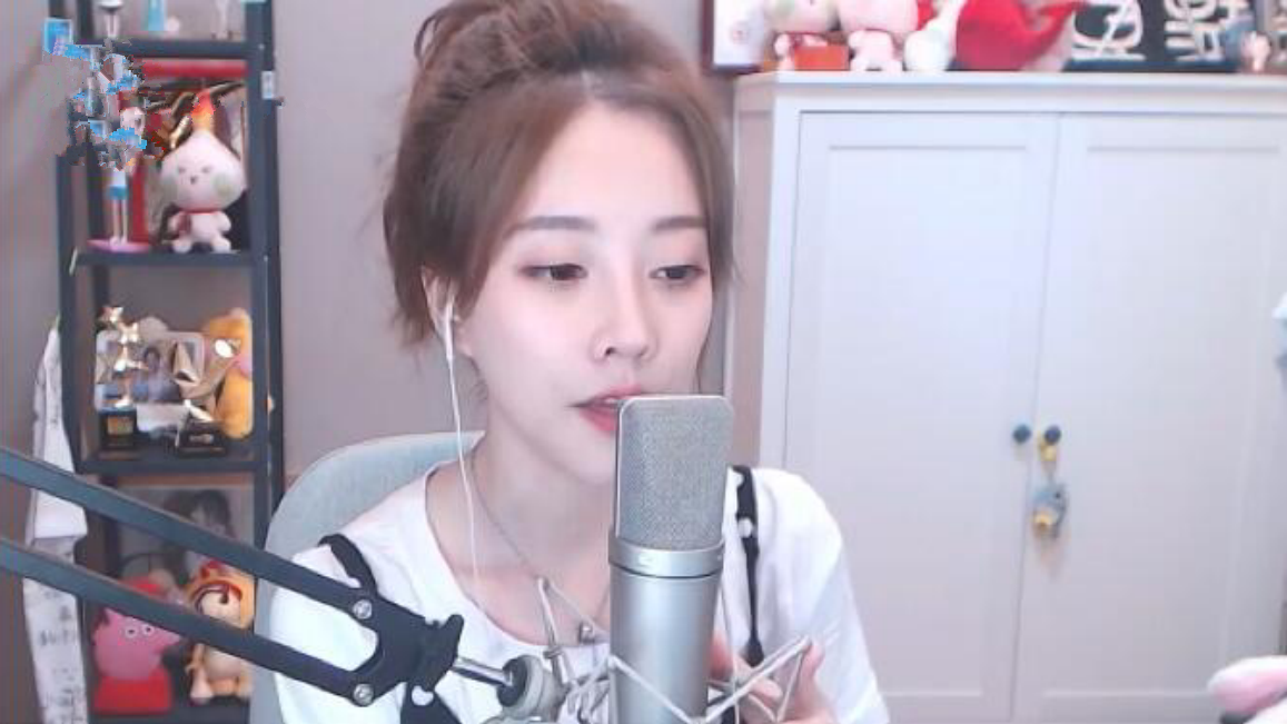 男会计挪用公款930万打赏约会女主播冯提莫确实被打赏 男会计挪用公款930万打赏约会女主播冯提莫确实被打赏