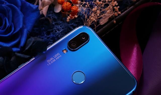 同为高颜值拍照手机,为什么华为nova3i比OPP