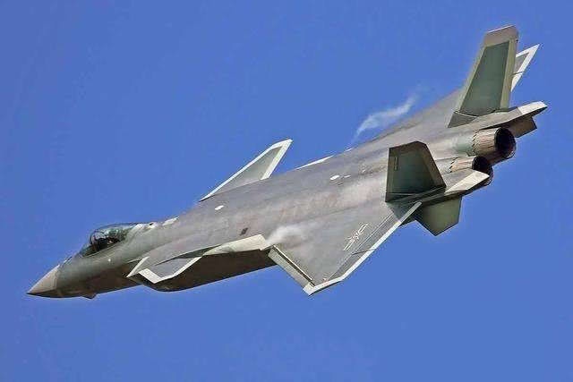 我国最贵战机,即将问世,造价20亿美元,B52都得