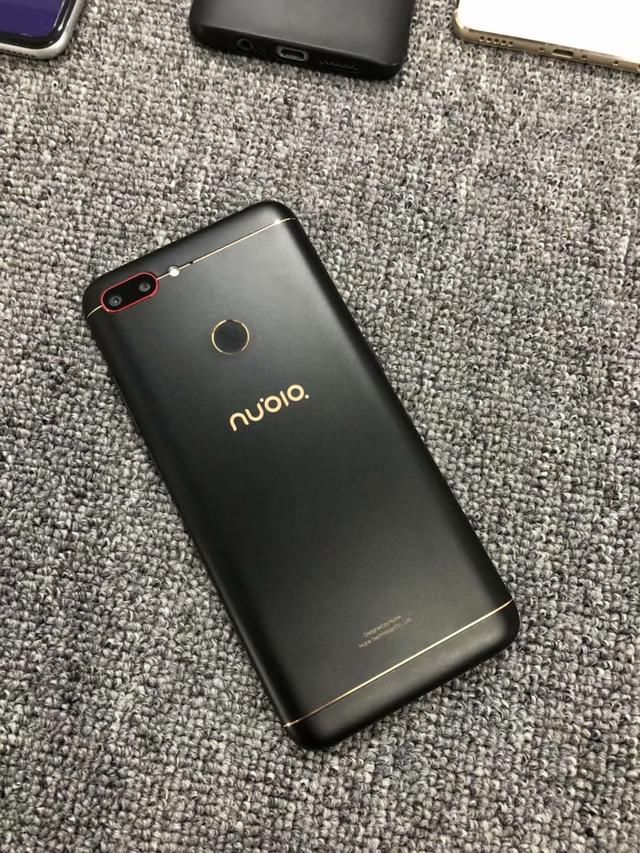999努比亚N3上手,5000毫安电池+6寸全面屏,换