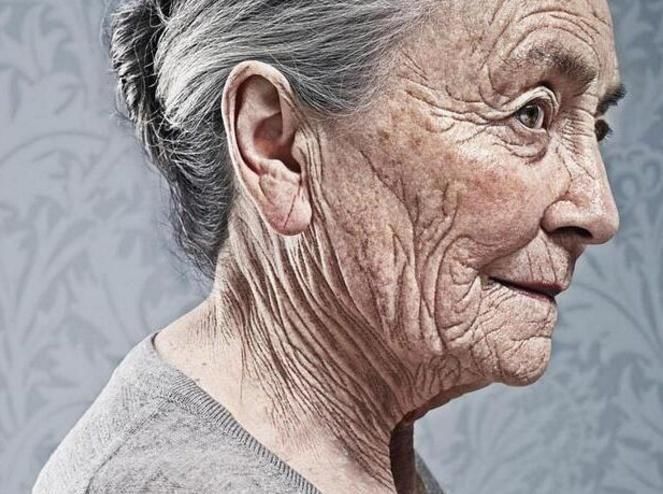 白醋泡生姜,睡前擦脸,七天皮肤水水嫩嫩,斑点全