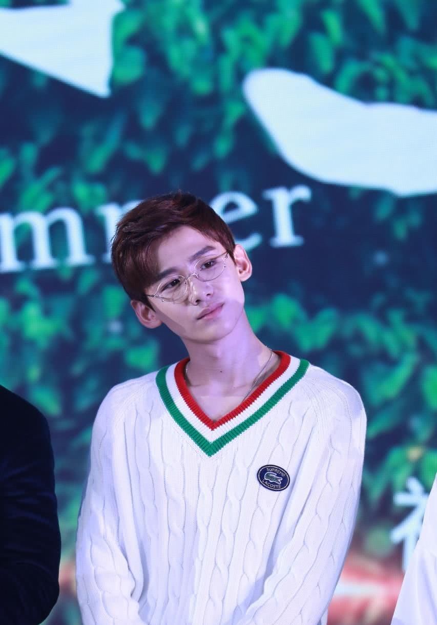 图解白敬亭9个字回应与郑爽恋情疑好事将近,恋