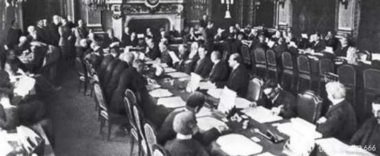 二战时这个小国支持日本侵略中国,后来领土被