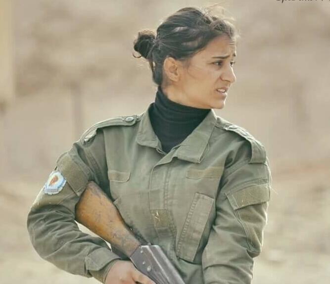 叙利亚的战场玫瑰!库尔德女兵用中国56式步枪 叙利亚的战场玫瑰!库尔德女兵用中国56式步枪