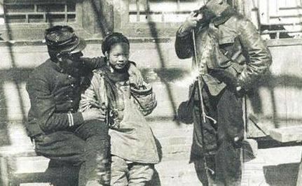 圣诞节狂欢夜跟八国联军一毛钱关系也没有,真