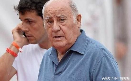 世界首富正式宣布退休,他低调到走在大街无人