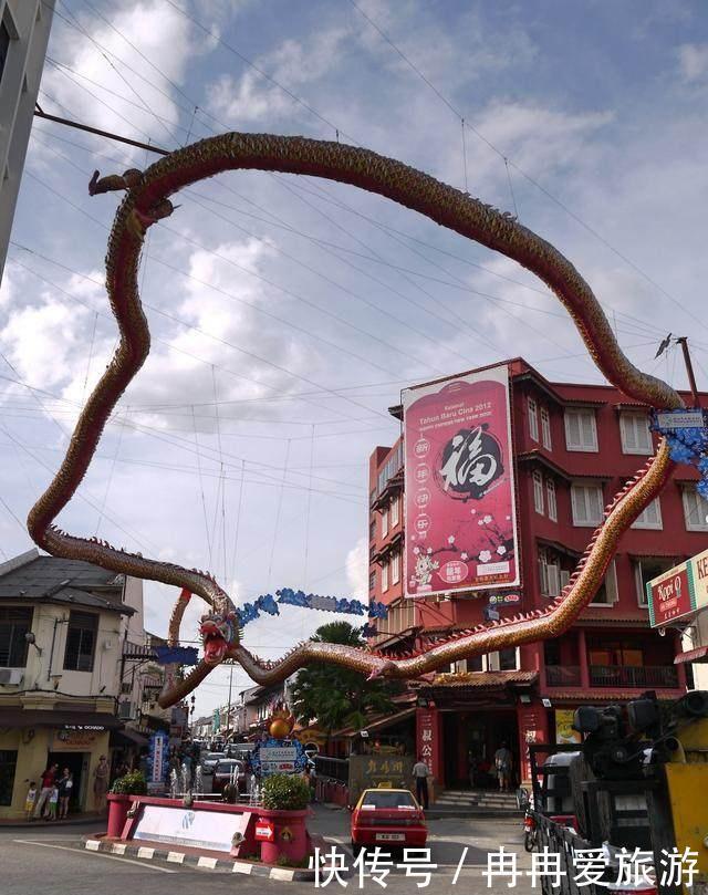 一个名字比中国还要中国的外国城市, 因一道海