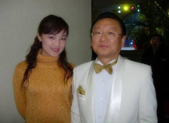 歌唱家蒋大为生活照曝光,原来他的妻子和女儿这么漂亮