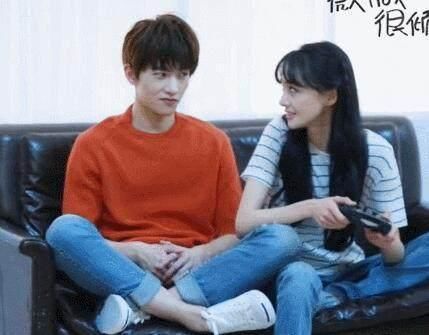 明星拍片中场,迪丽热巴导演、angelababy抽烟