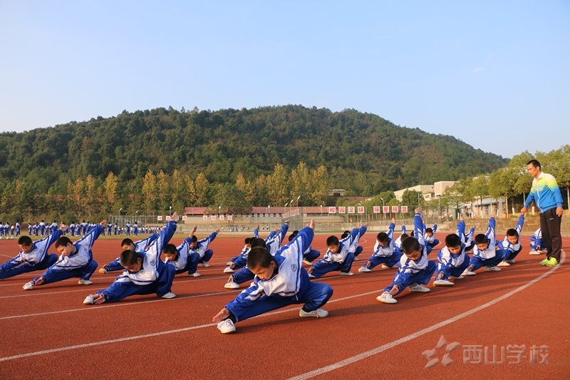 异彩纷呈的兴趣小组活动--江西省西山学校小学