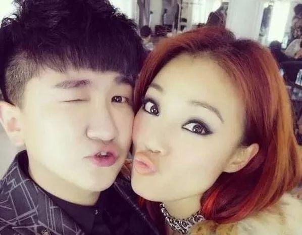 张大大豪门背景曝光!朋友圈不输何炅,Baby杨幂