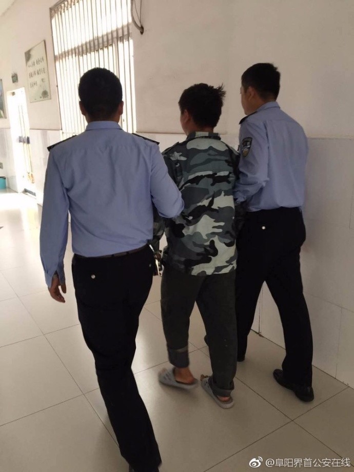 “微信群骂警察”被拘引争议，警方权力还需谨慎使用