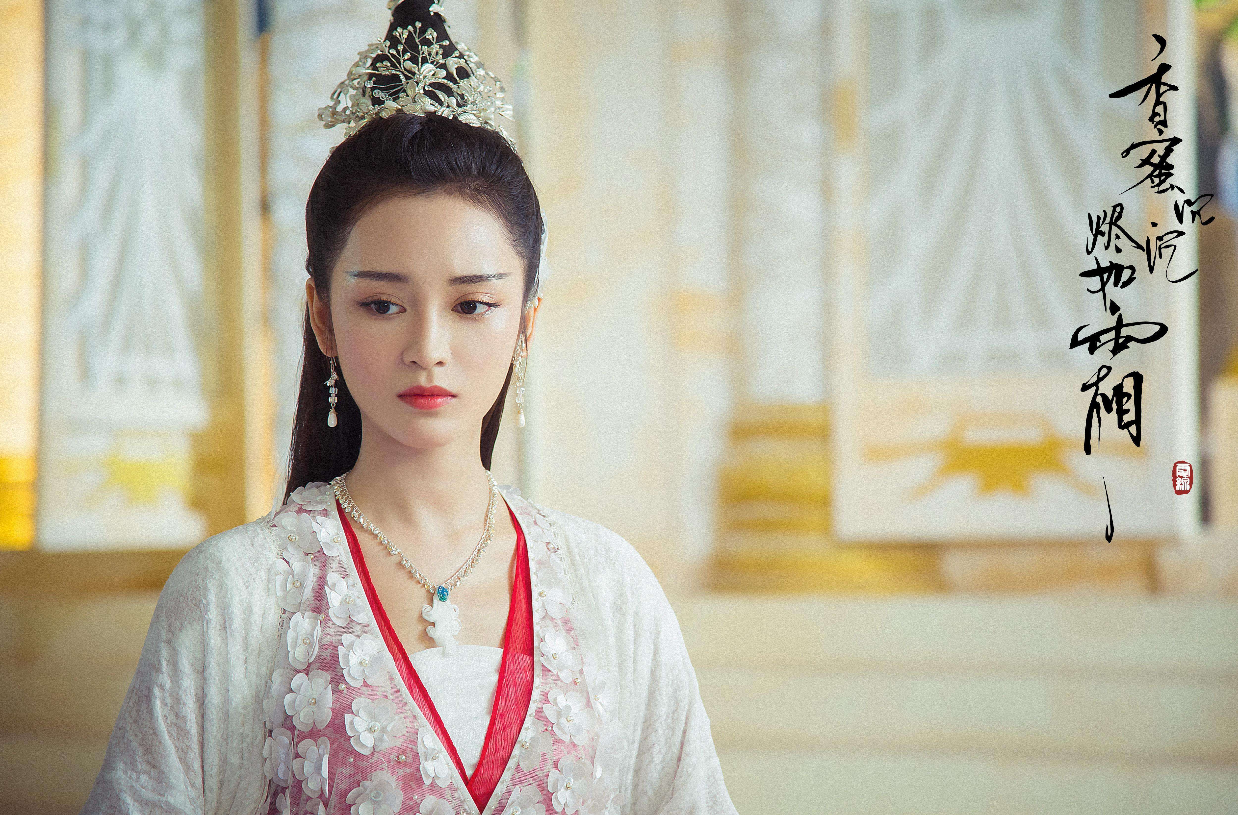 《香蜜》里的鎏英竟是女二,她签约唐嫣,吊打杨幂力捧的穗禾?(2)