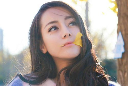 迪丽热巴厉害了,一组照片火到美国!