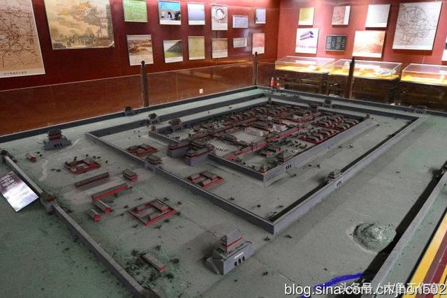 中国有三个建于明代的故宫,北京故宫保存完整