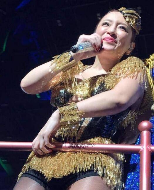 滨崎步身材发福认不出