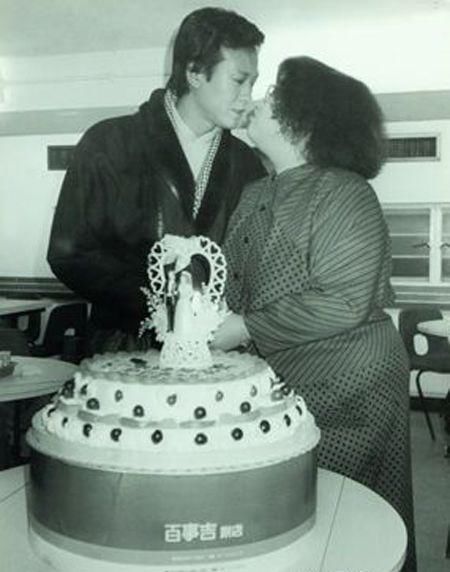 70岁楚留香郑少秋帅气依旧?秃顶已近40年,只