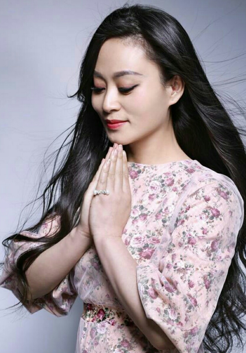 吉祥传媒力捧陈卫,重磅推出《会唱歌的白莲花