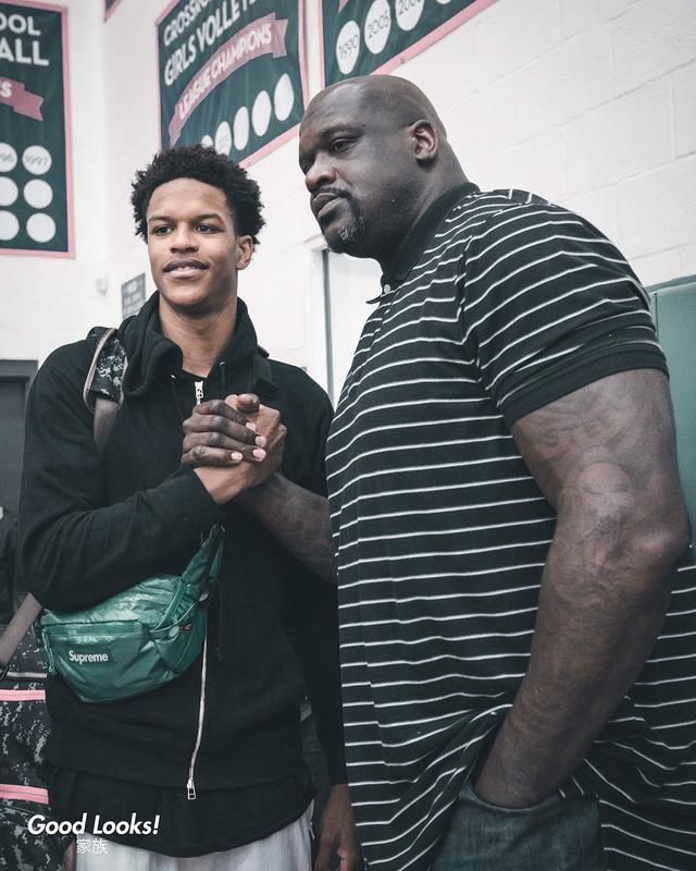 但从小被继父养大的奥尼尔十分重视与继子的感情,同时也以自己那个有