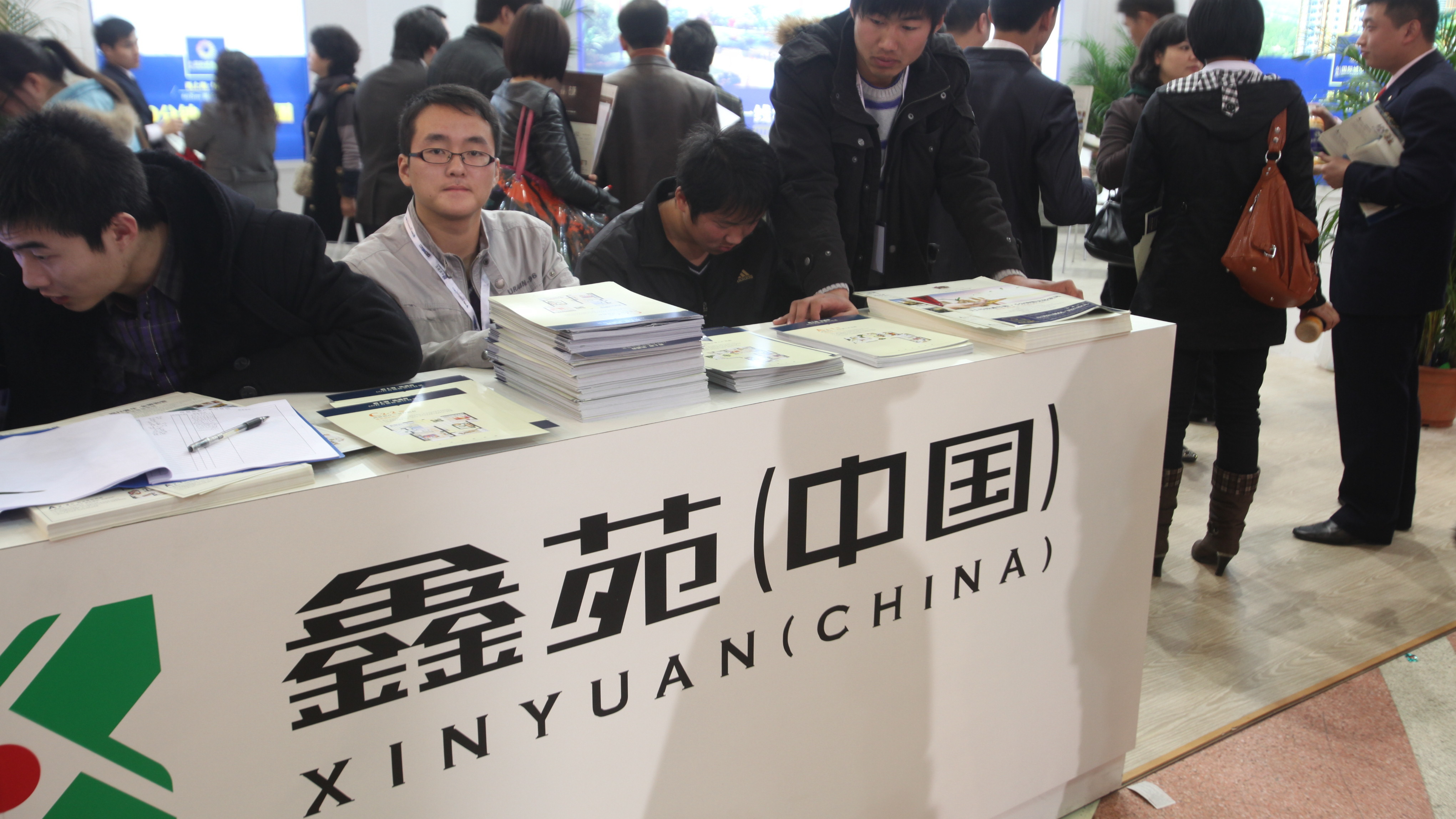 “房企第一美股”遭标普下调评级：86亿短债压顶 6600万美元项目遇阻