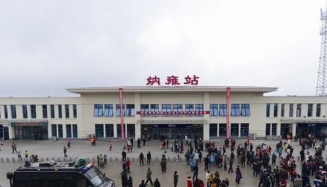 贵州有一个地级市, 下辖县拥有数座火车站