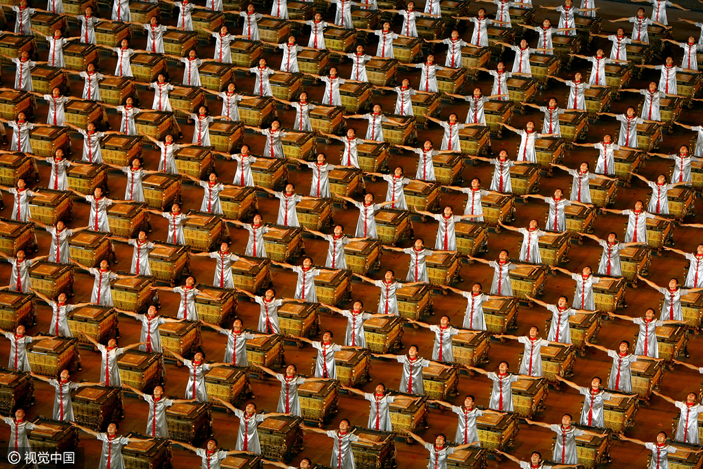 从脚印到句号象征百年奥运梦圆;环飞鸽舞营造奥运和谐氛围;开始与告别燃烧奥林匹克激情;壮丽画卷讲述中国故事;和为贵叙述主题等。2008年北京奥运会