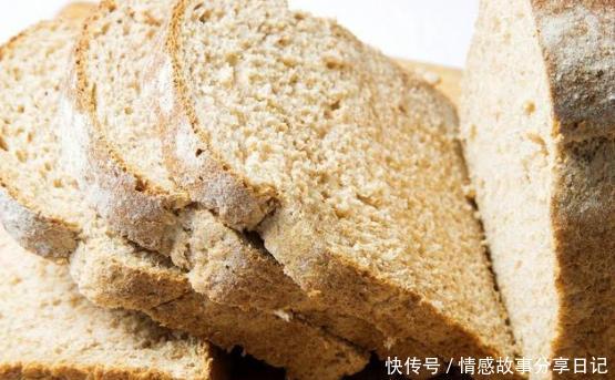 2岁宝宝吃了爸爸炒的菜,浑身抽搐!医生说:这种