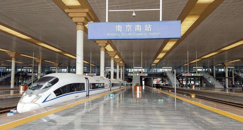 中国最大的高铁站,每6秒就有一趟高铁经过,用