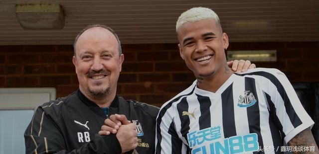 英超一场保级球队之间的互啄,却在最后时刻让