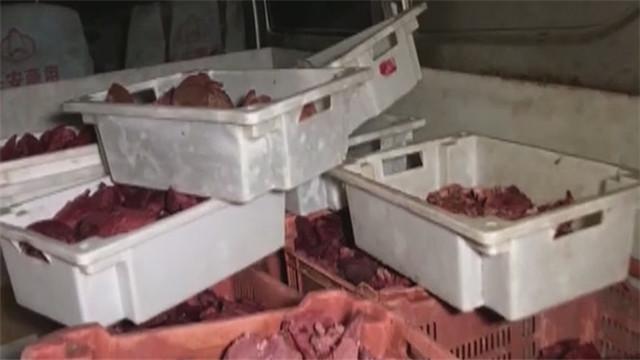 半夜蹲守黑作坊 熟食究竟流向哪儿