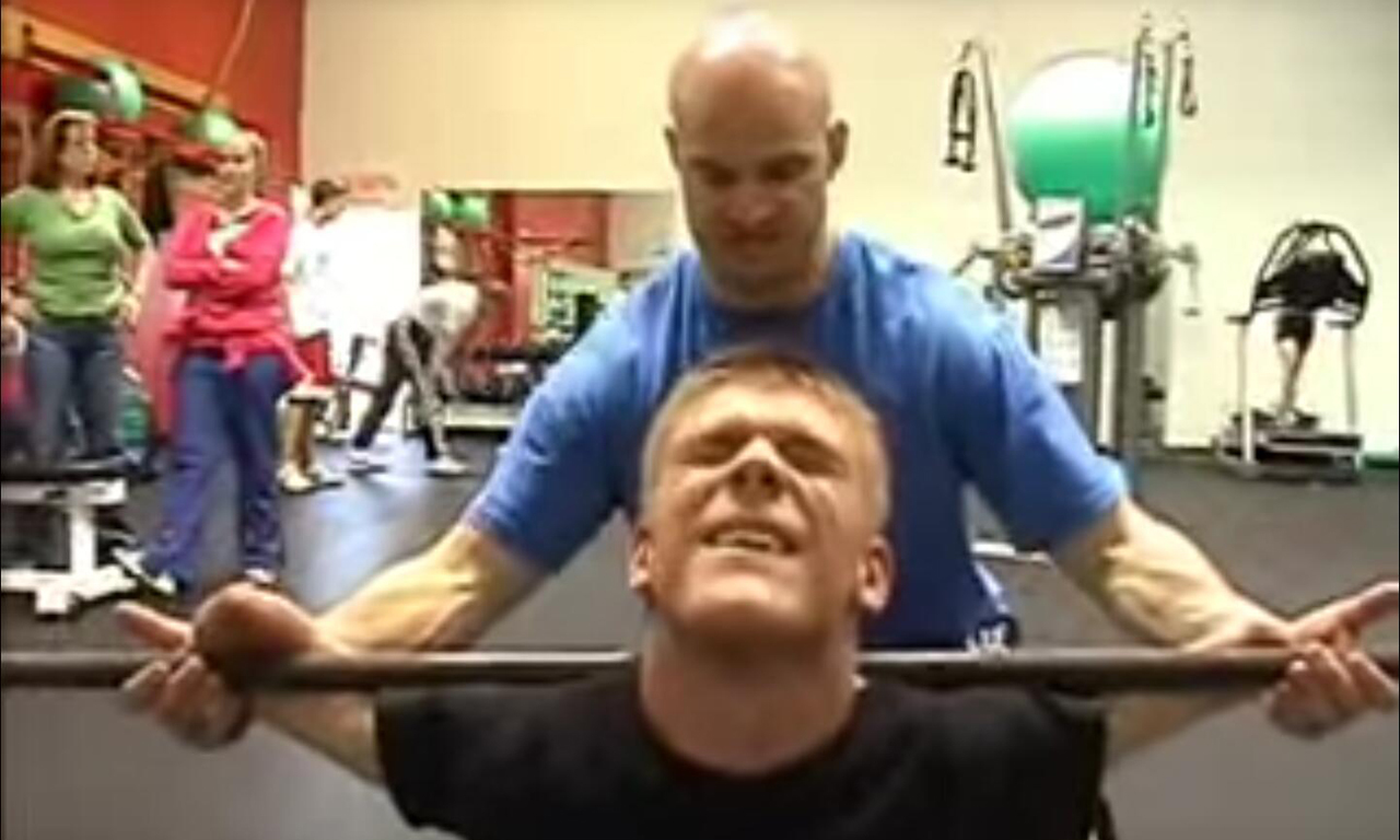 Dustin的父亲在他因病致残之后坚拒对儿子有任何异于常人的看待。