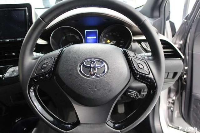 日本销量第一的丰田小型SUV 比劲客更强势 国