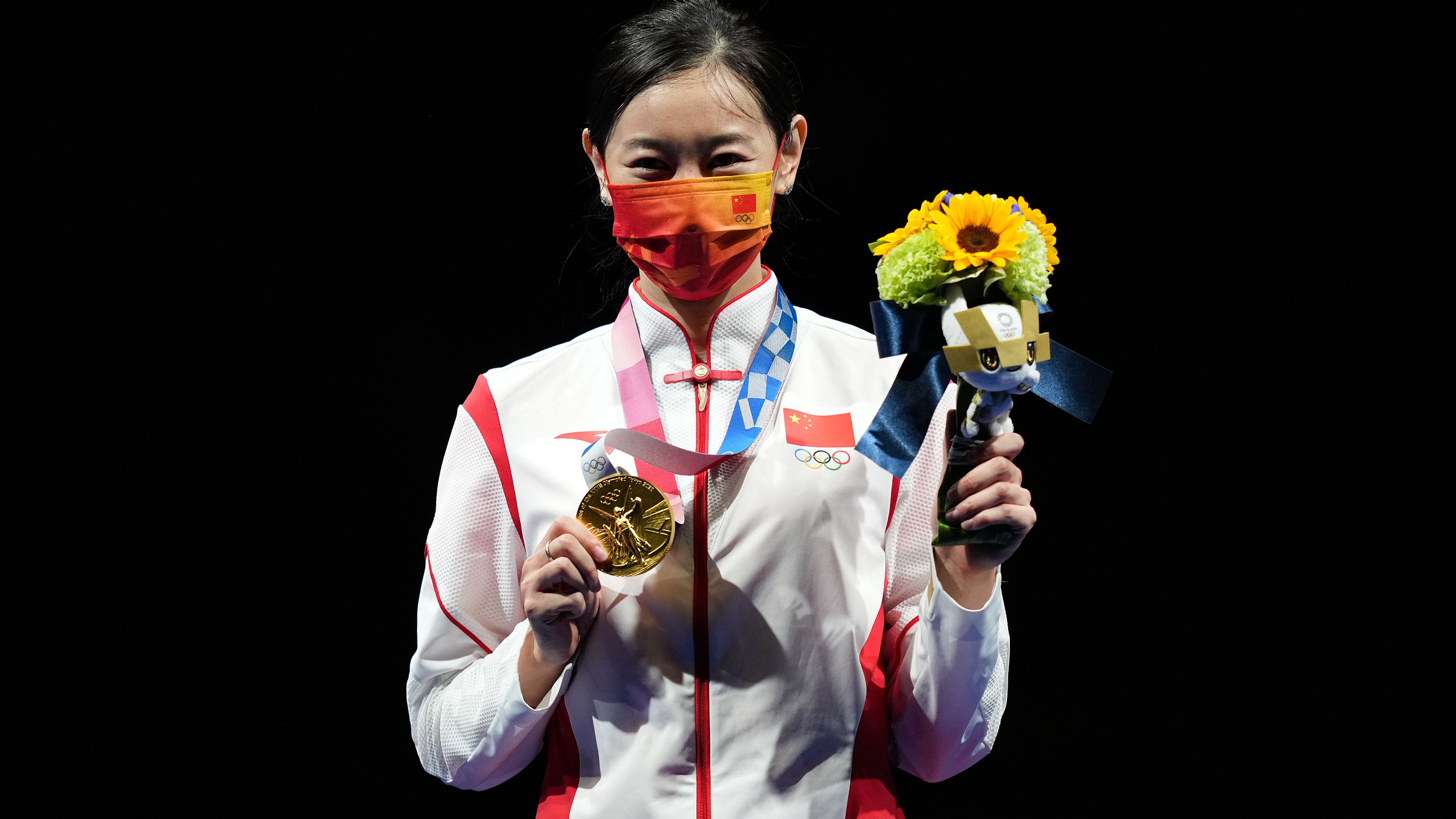 奥运首日中国队第三金!孙一文夺得东京奥运会击剑女子重剑金牌! 奥运首日中国队第三金!孙一文夺得东京奥运会击剑女子重剑金牌!