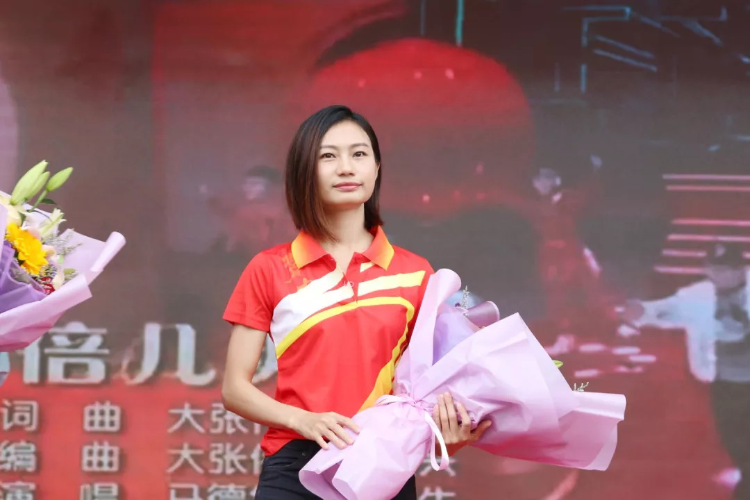 奥运冠军劳丽诗走进校园助力生命一号公益