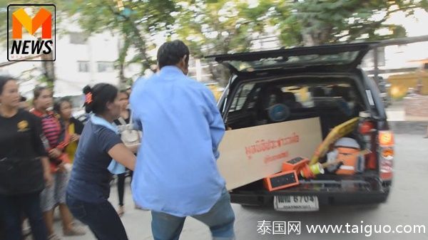 小沙弥被埋佛像下 父母当众争夺尸首 小沙弥被埋佛像下 父母当众争夺尸首