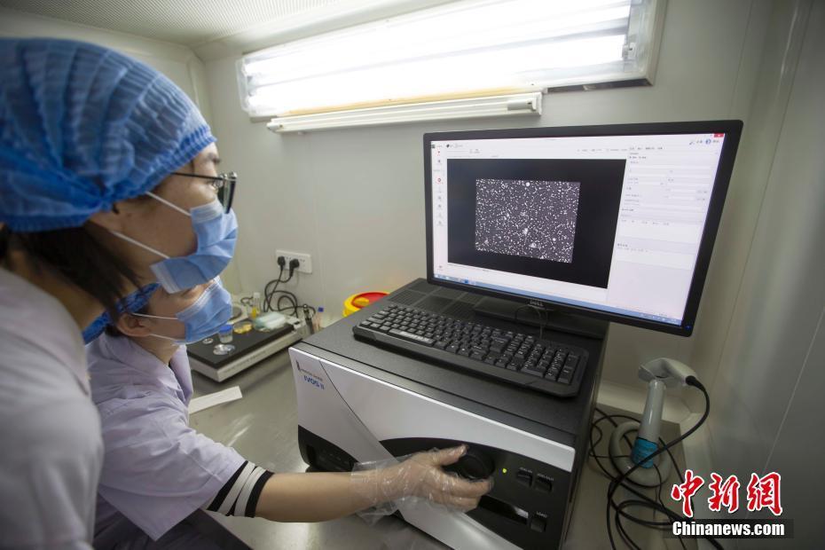 山西女大学生探访人类精子库