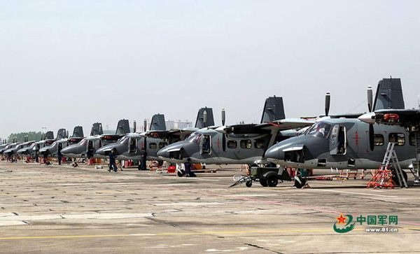 再见运5!中国空降兵跳伞训练机进入运12时代