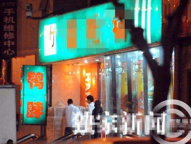 爱吃鸭脖的四位女明星,只有她是真爱吃,其她人