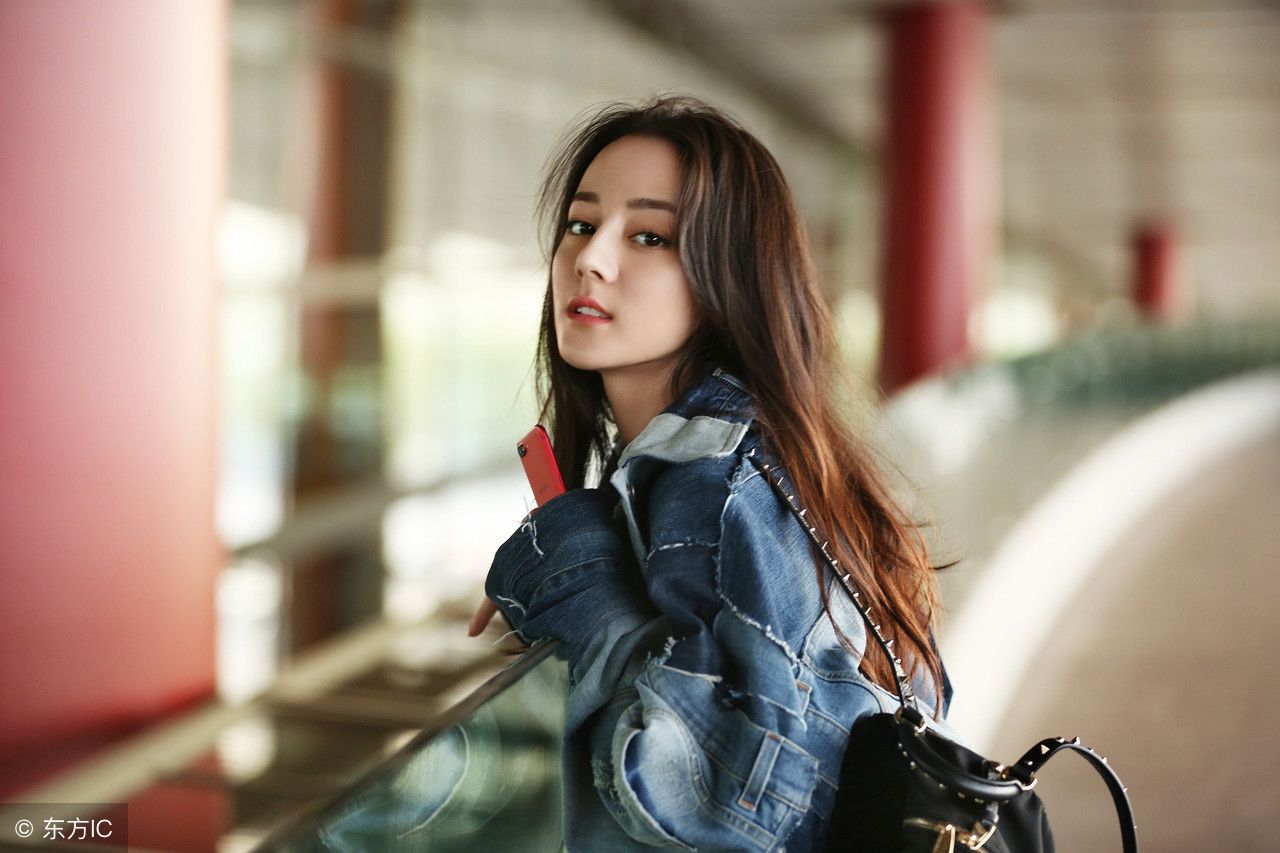 迪丽热巴的初吻居然给了他,还是热巴主动的,网