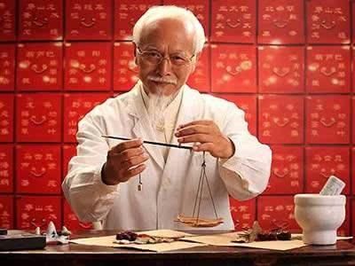 退休中医老教授三个偏方专治滑膜炎,轻松让你