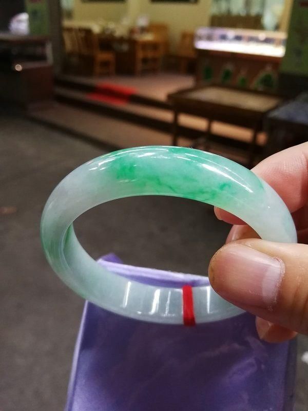 在网上买翡翠真的靠谱吗?这些你或许还不知道