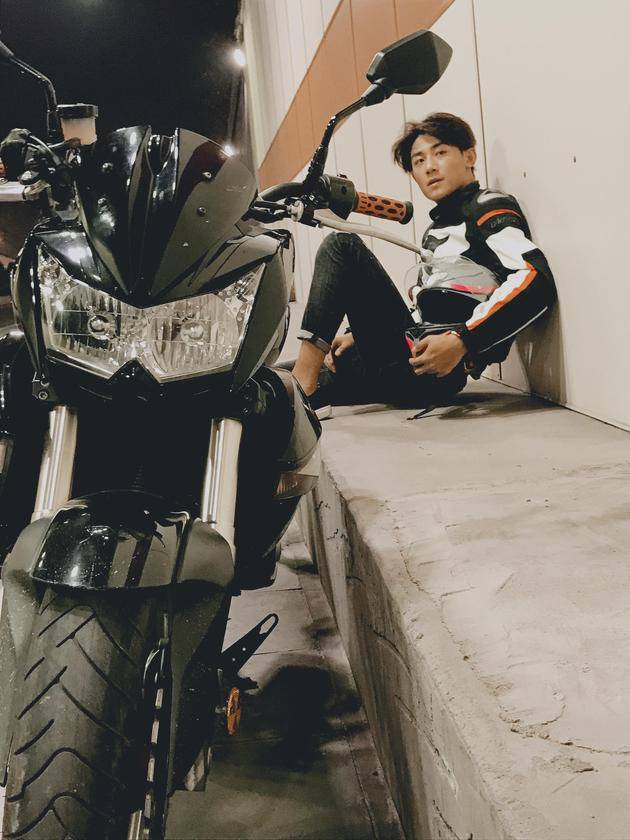 黑泽演绎说唱歌曲《小时候》 追忆儿时童真生活