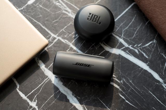 同样代号为Free Bose与JBL的真无线运动耳塞