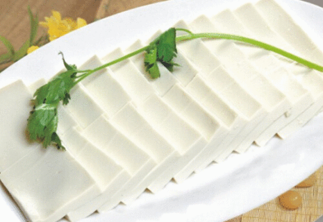 如何治疗脸上的遗传斑?淡化雀斑的小妙招