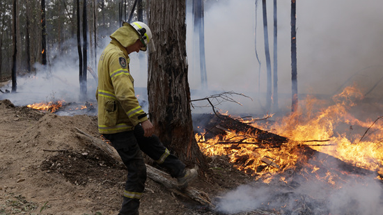 专家：澳大利亚山火要完全熄灭可能只有“靠天了”