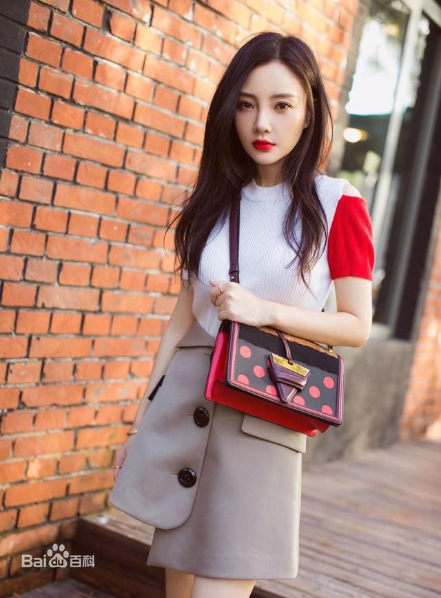 李小璐带甜馨开心游日本,PGONE也即将飞往日